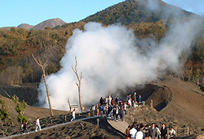 Disaster Monuments at Konpira Craters・Konpira Craters・Craters at the Foot of Mt. Nishiyama